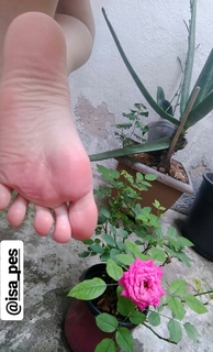 Isa Pes feet photo thumbnail