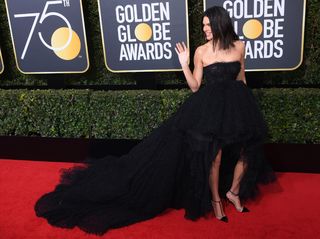 Kendall Jenner feet photo thumbnail