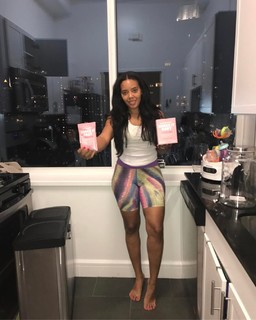 Angela Simmons feet photo thumbnail