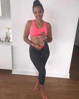 Angela Simmons feet photo thumbnail