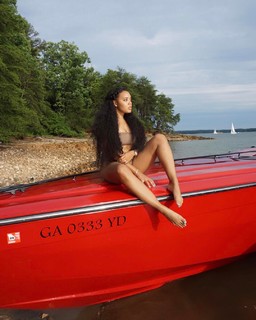 Angela Simmons feet photo thumbnail
