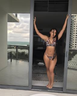 Angela Simmons feet photo thumbnail