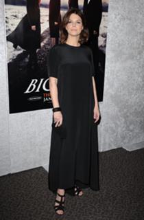 Jeanne Tripplehorn feet photo 5