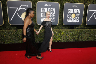 Michelle Williams feet photo thumbnail