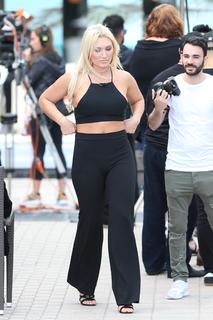 Brooke Hogan feet photo thumbnail