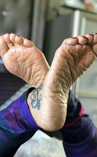 Deedee Rican feet photo thumbnail