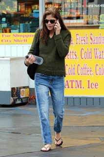 Selma Blair feet photo thumbnail