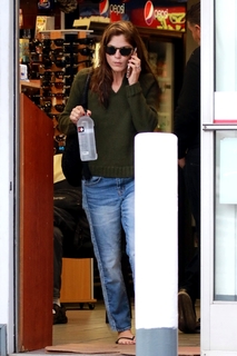Selma Blair feet photo thumbnail