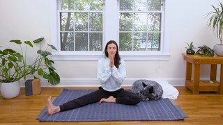 Adriene Mishler feet photo thumbnail