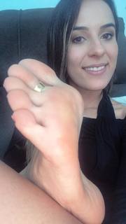 Alaine Crissiê feet photo thumbnail