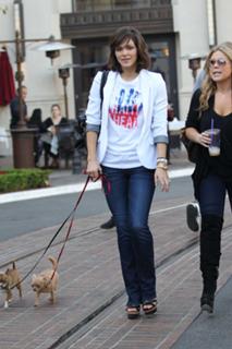 Katharine McPhee feet photo thumbnail