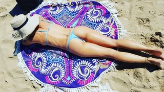 Nicole Neumann feet photo thumbnail