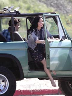 Demi Lovato feet photo thumbnail
