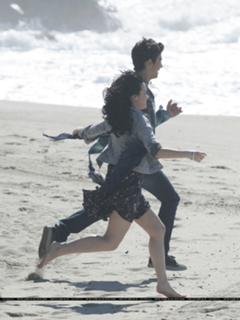 Demi Lovato feet photo thumbnail