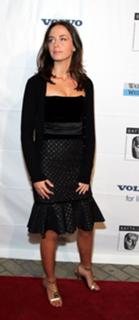 Emily Blunt feet photo thumbnail