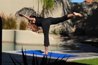 Danica Patrick feet photo thumbnail