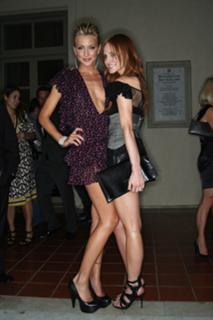 Ashlee Simpson feet photo thumbnail