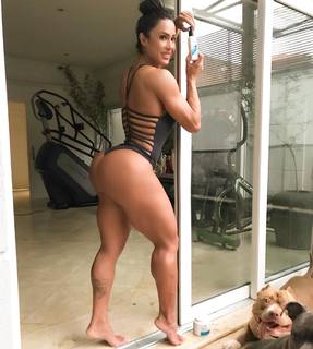 Gracyanne Barbosa feet photo thumbnail