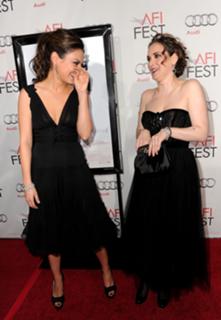 Mila Kunis feet photo thumbnail