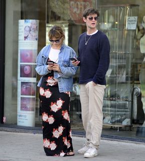 Lily James feet photo thumbnail