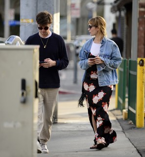 Lily James feet photo thumbnail