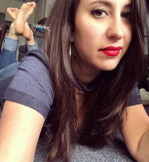 Jenelle Jcakess feet photo thumbnail