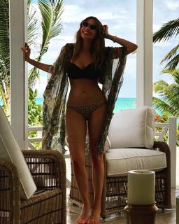 Sofía Vergara feet photo thumbnail