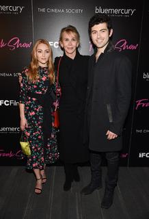 AnnaSophia Robb feet photo thumbnail