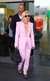 Lady Gaga feet photo thumbnail
