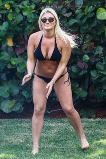 Brooke Hogan feet photo thumbnail