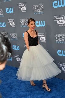 Sarah Hyland feet photo thumbnail