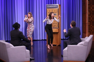 Gal Gadot feet photo thumbnail