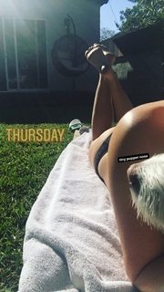 Emily Osment feet photo thumbnail