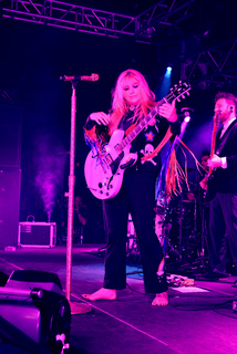 Kesha feet photo thumbnail