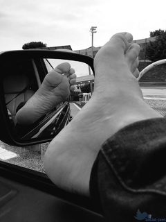 Veronica Maya feet photo thumbnail