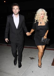 Christina Aguilera feet photo thumbnail