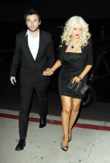 Christina Aguilera feet photo thumbnail