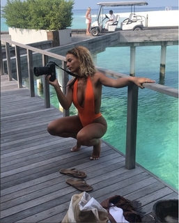 Jena Frumes feet photo thumbnail