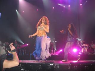 Shakira feet photo thumbnail