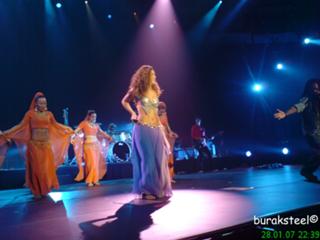 Shakira feet photo thumbnail
