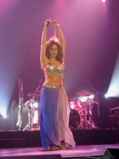 Shakira feet photo thumbnail