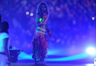Shakira feet photo thumbnail