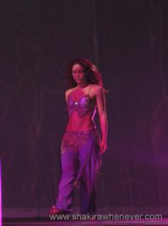 Shakira feet photo thumbnail