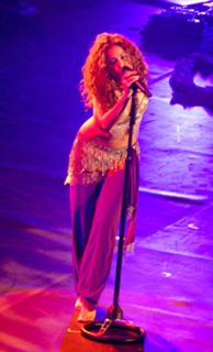 Shakira feet photo thumbnail