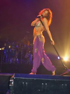 Shakira feet photo thumbnail