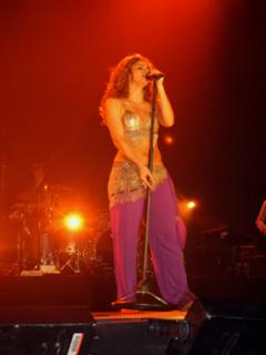 Shakira feet photo thumbnail