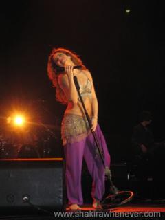 Shakira feet photo thumbnail