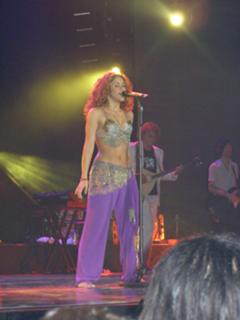 Shakira feet photo thumbnail