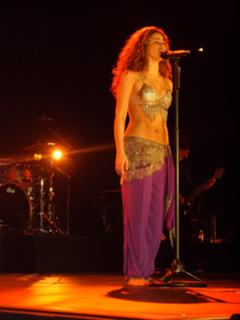 Shakira feet photo thumbnail