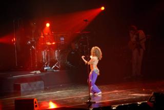 Shakira feet photo thumbnail